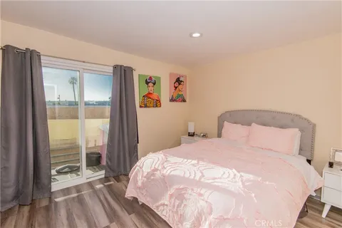 $304,995 | 7045 Woodley Avenue, Unit 218, Van Nuys, CA 91406