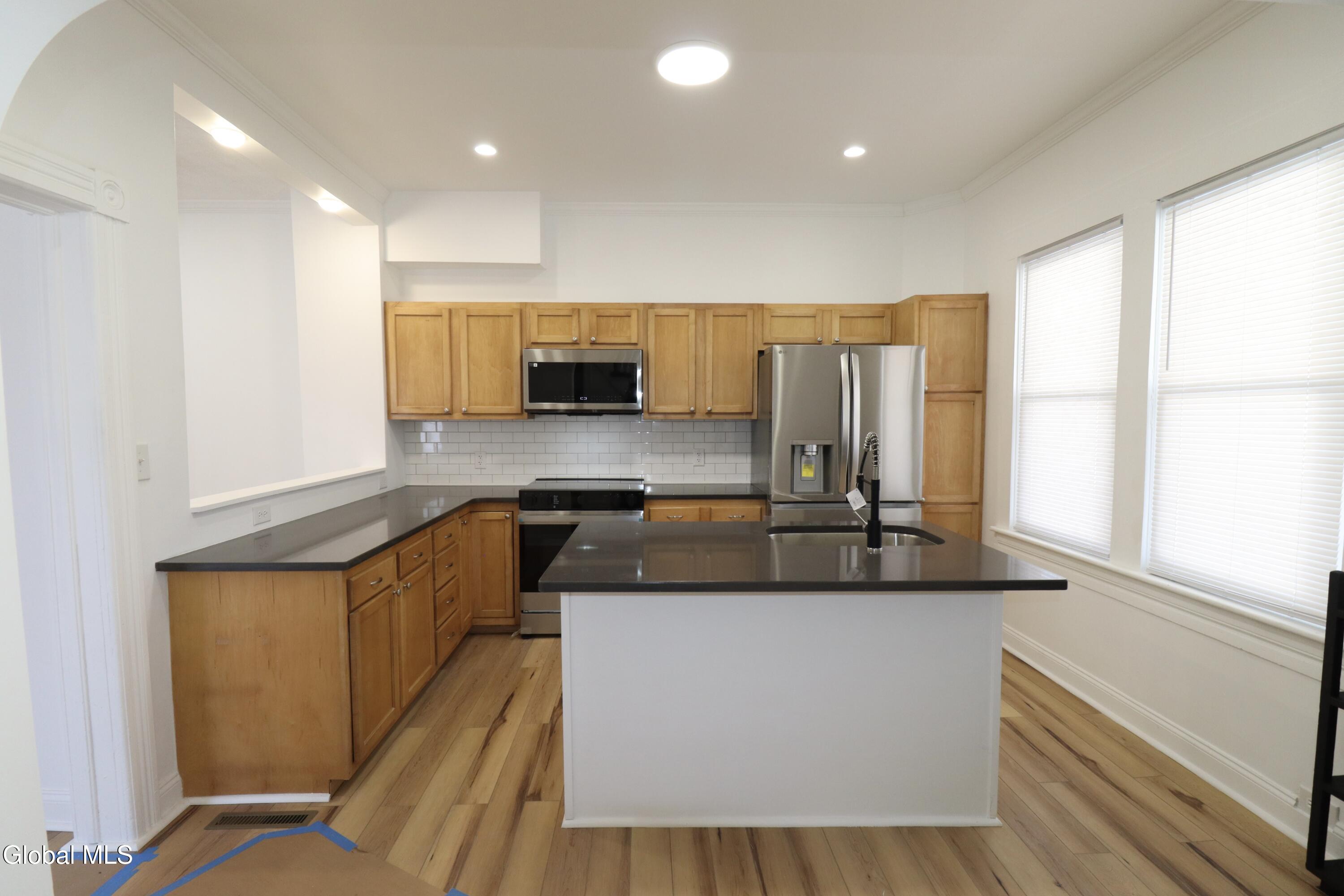 107 Putnam Road Rotterdam, NY 12306 - Photo 3 of 44 875DD886-0583-4463-A6C3-E27AA4D53038_1_2