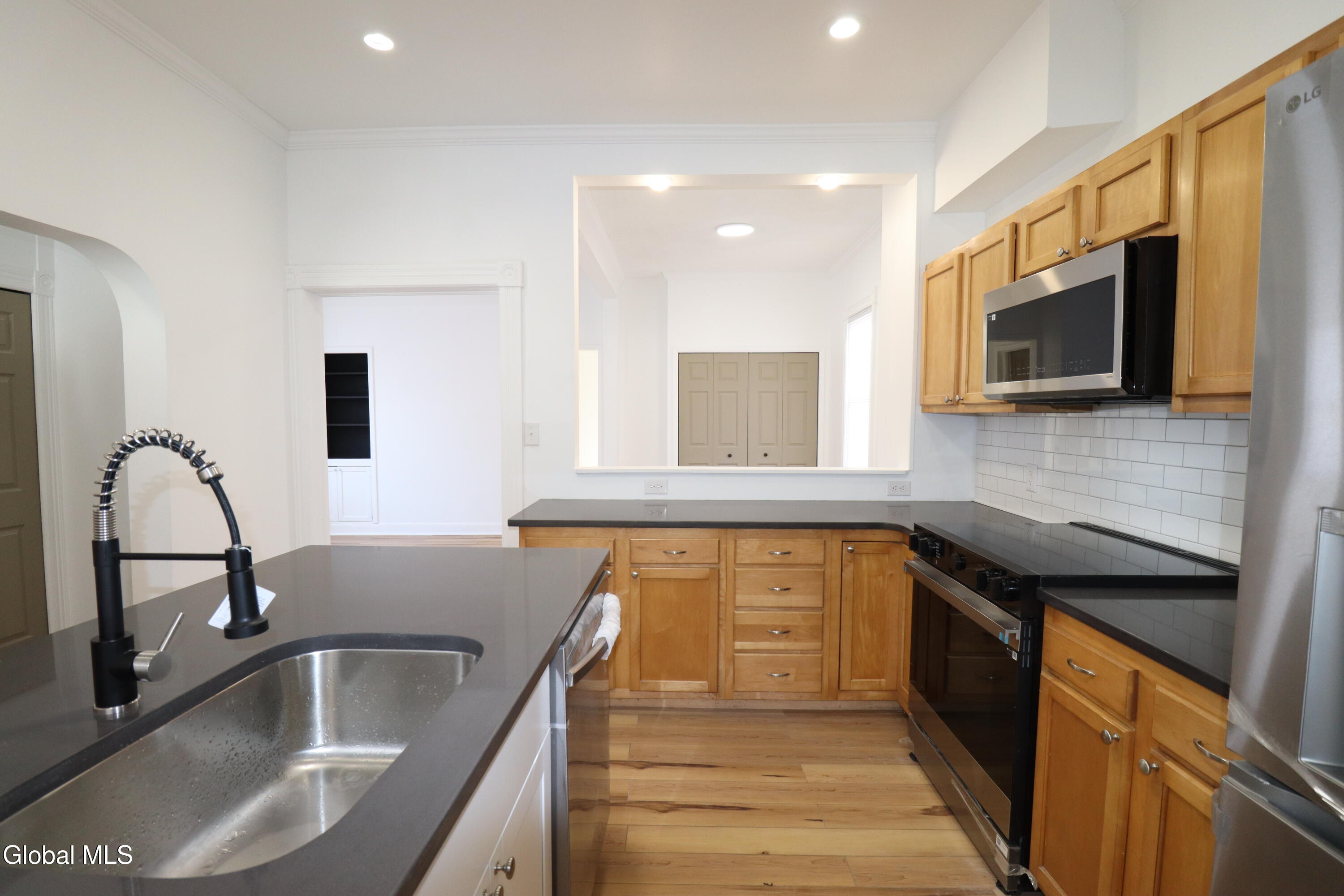 107 Putnam Road Rotterdam, NY 12306 - Photo 6 of 44 C7F49174-424F-4836-8B08-F71DAE5A9239