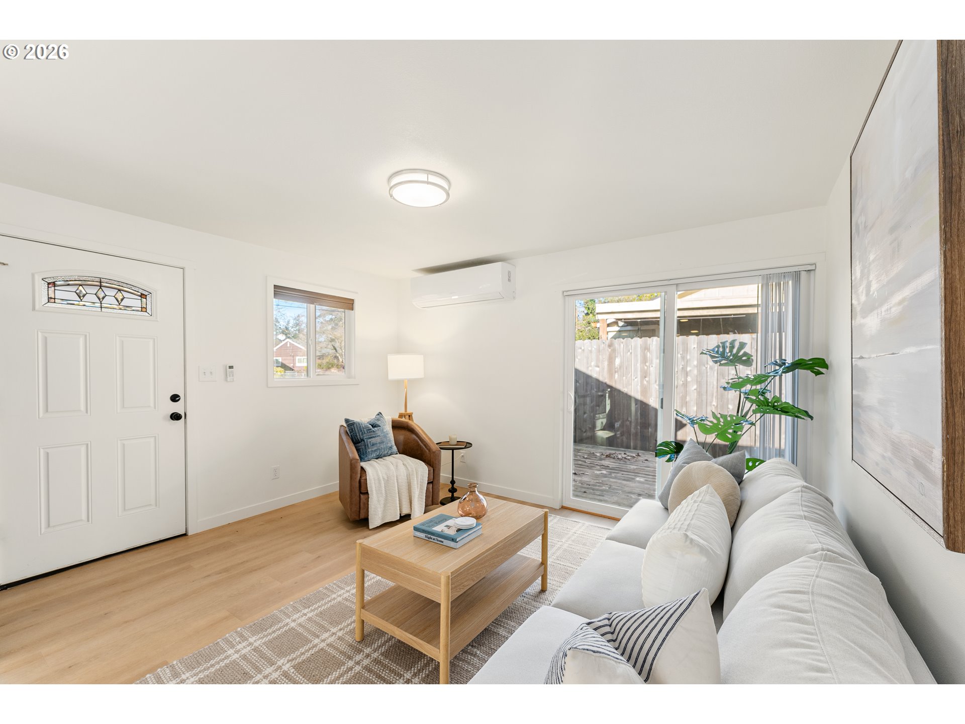 8114 Southeast 63rd Avenue Portland, OR 97206 - Photo 18 of 35 Living Room