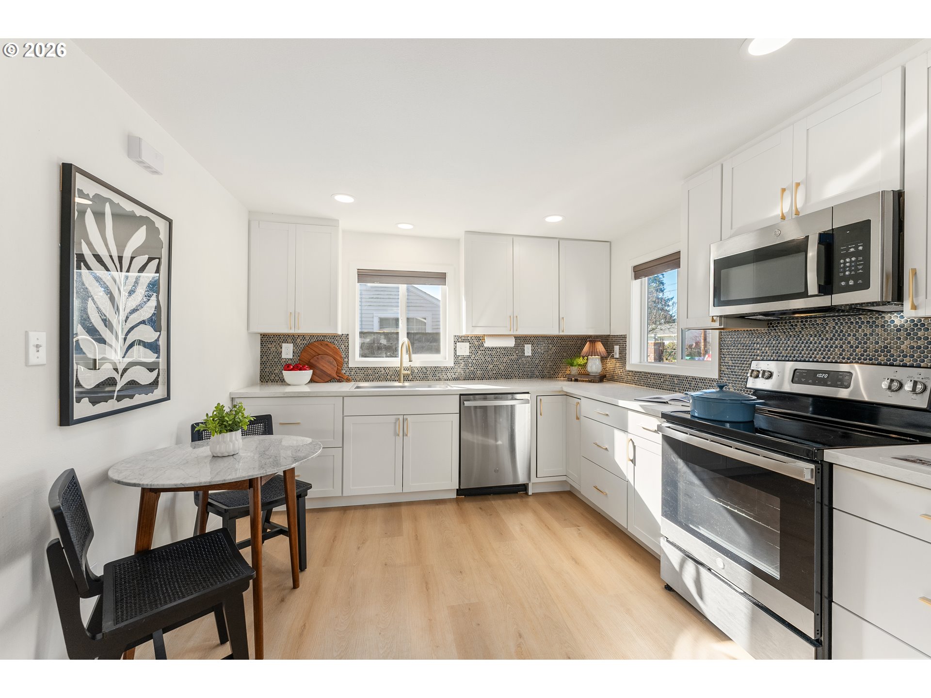 8114 Southeast 63rd Avenue Portland, OR 97206 - Photo 22 of 35 Kitchen/Dining Room