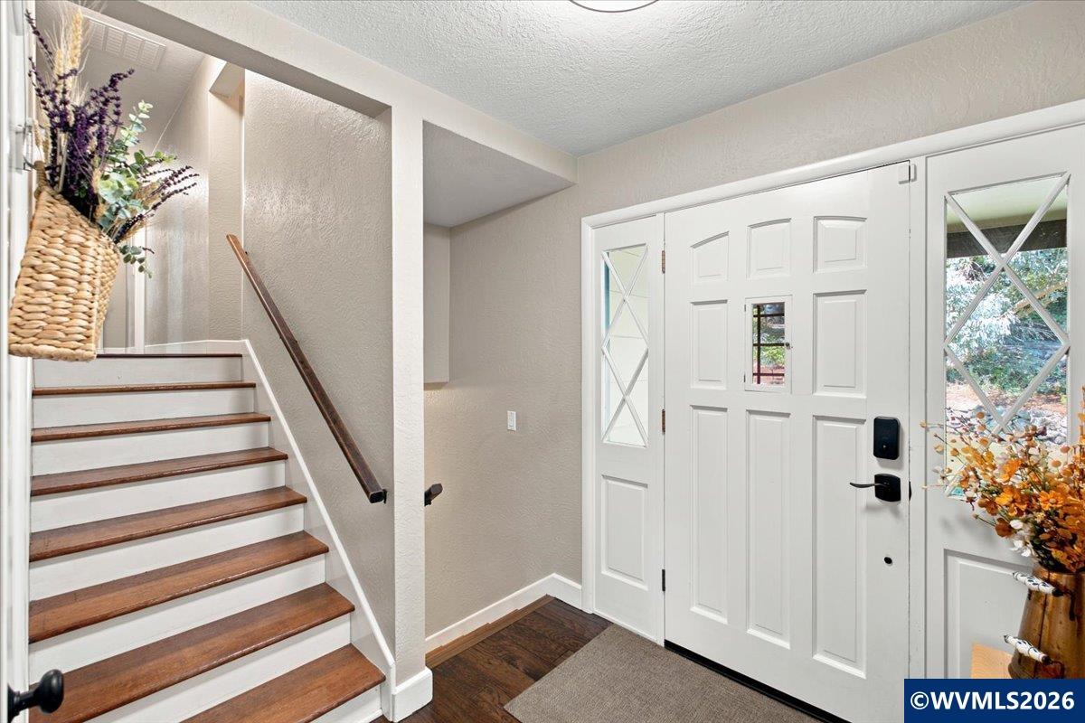 733 Northwest Laurel Place Albany, OR 97321 - Photo 4 of 50