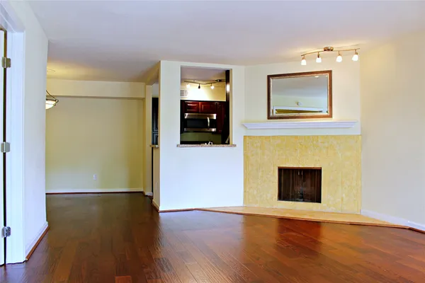 $1,700 | 4635 Wild Indigo Street, Unit 515, Houston, TX 77027