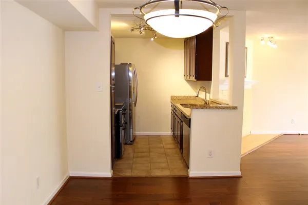 $1,700 | 4635 Wild Indigo Street, Unit 515, Houston, TX 77027