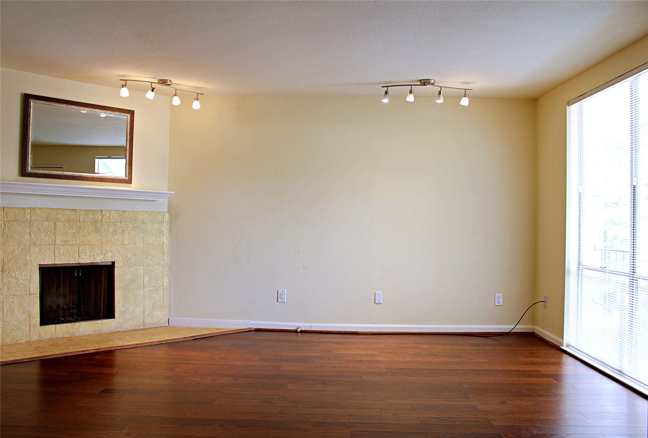 4635 Wild Indigo Street, Unit 515 Houston, TX 77027 - Photo 5 of 14