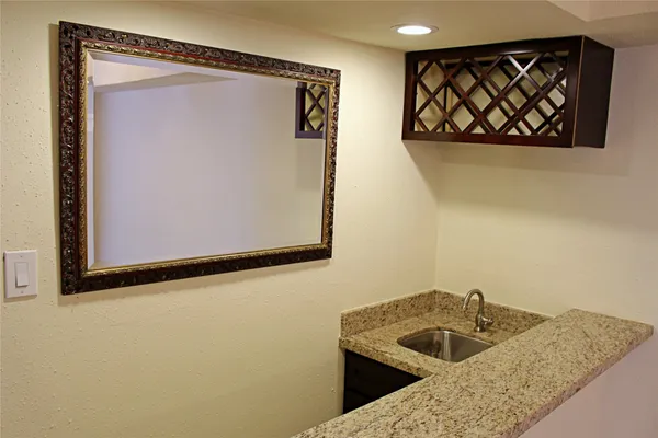 $1,700 | 4635 Wild Indigo Street, Unit 515, Houston, TX 77027