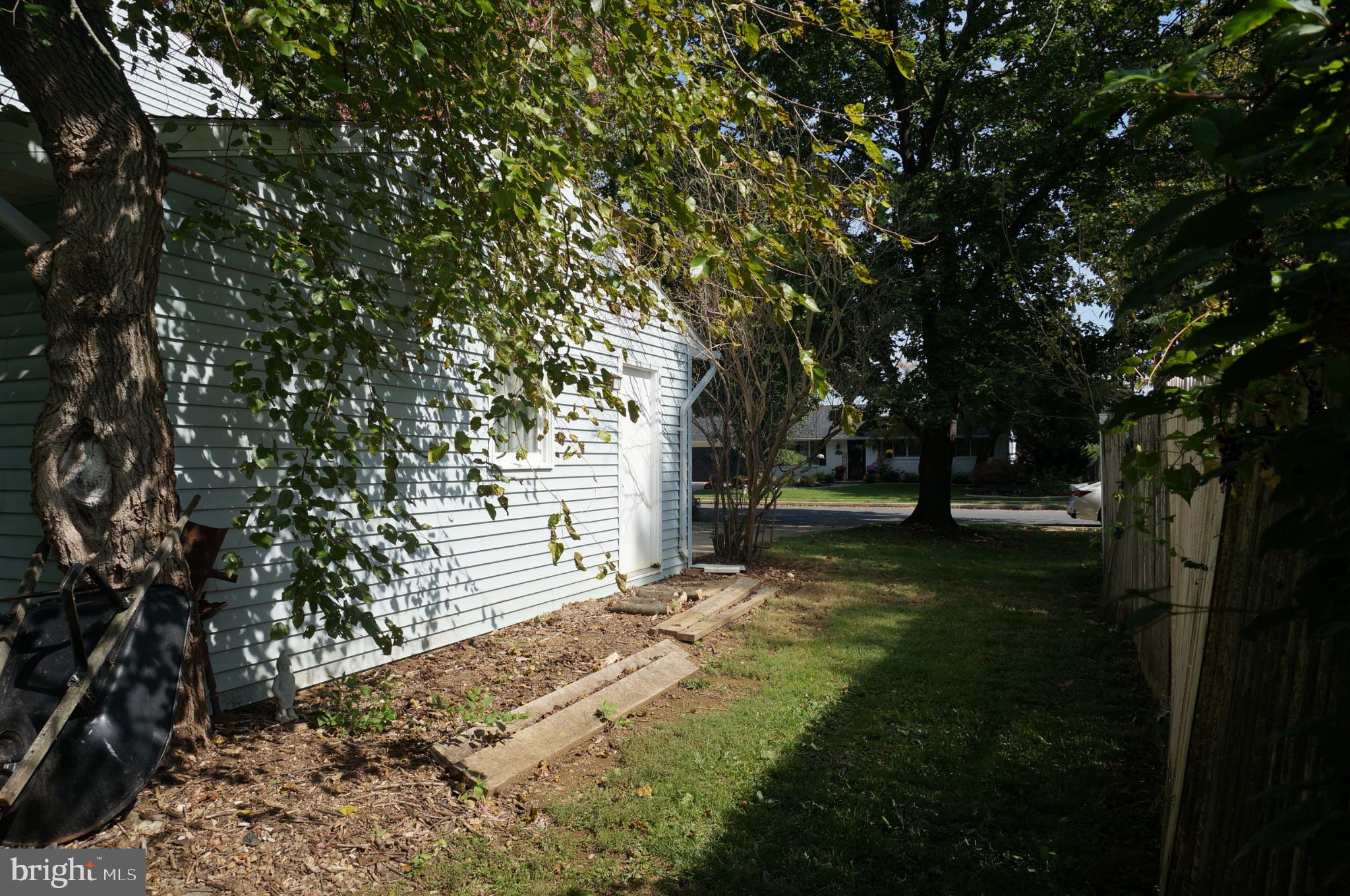 1011 Grubb Road Palmyra, PA 17078 - Photo 46 of 52 Left garage side from rear to front ...