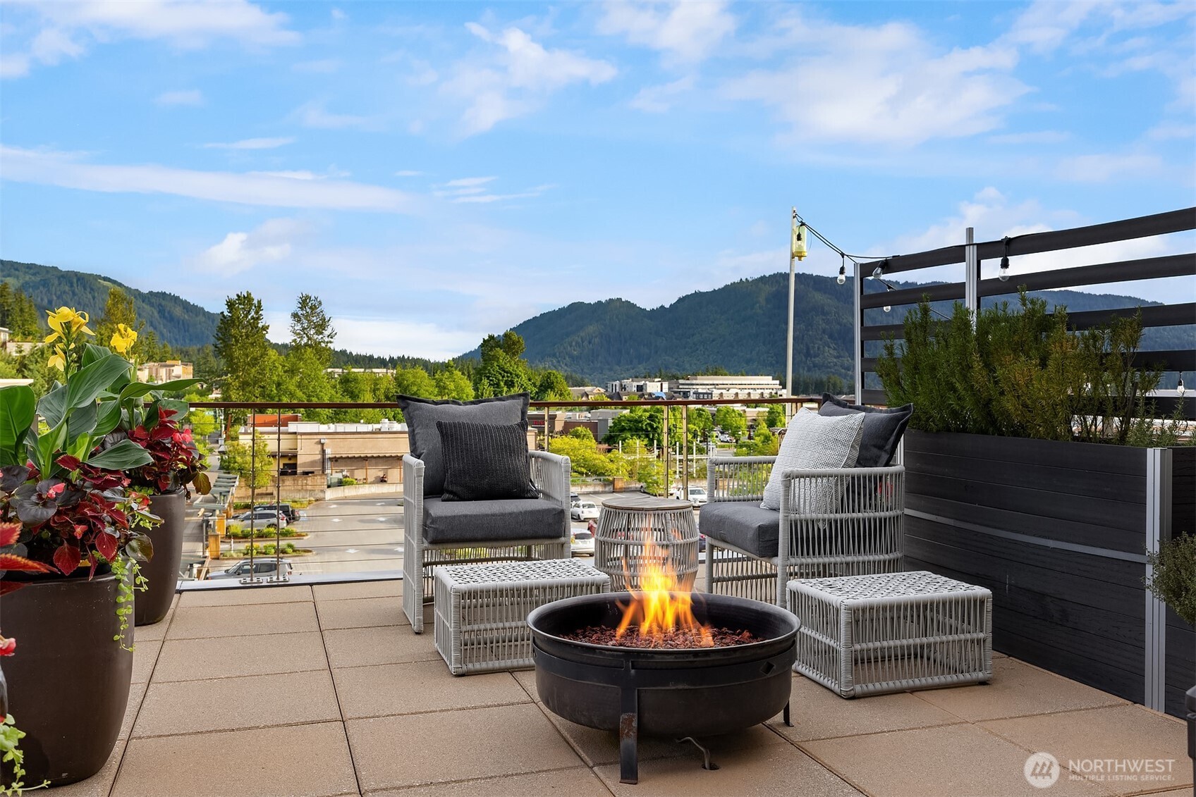 998 Northeast High Street, Unit 12 Issaquah, WA 98029 - Photo 32 of 36