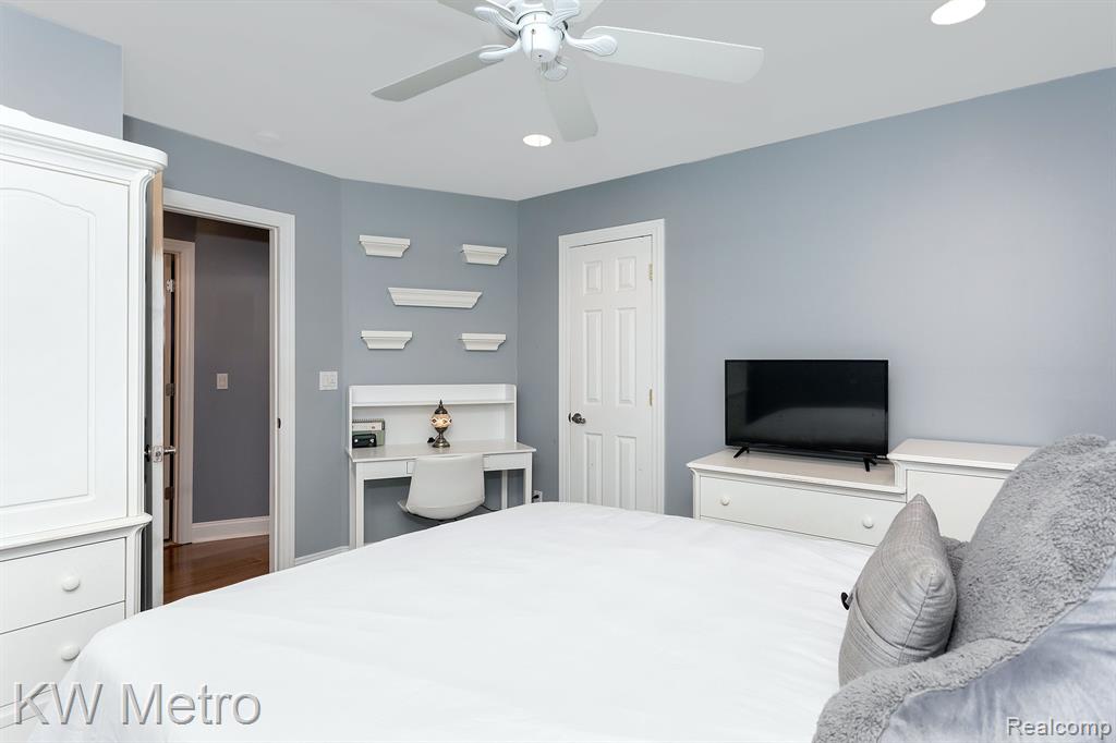 55 Boyken Road Rochester Hills, MI 48307 - Photo 20 of 48