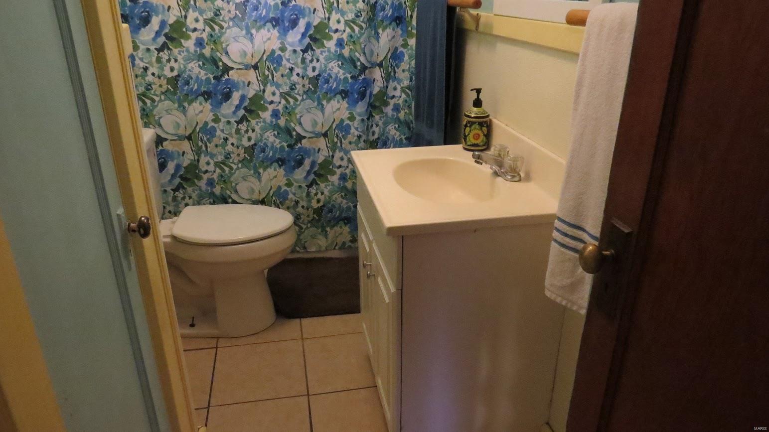 9504 Holy Cross Road Fairview Heights, IL 62208 - Photo 20 of 30 Gallery Image 20
