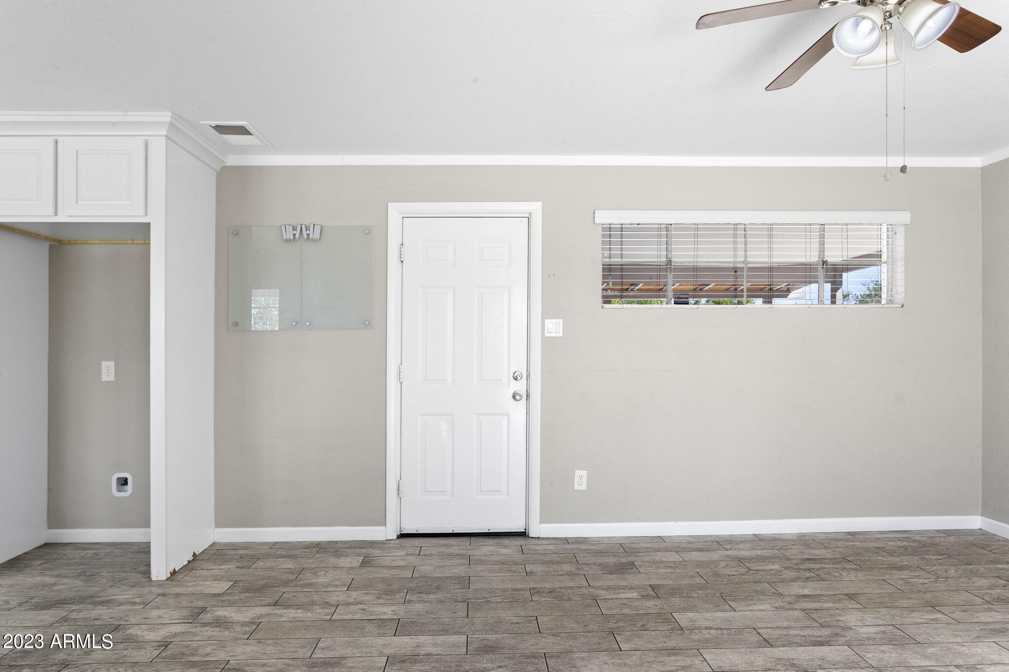 2525 West Freeway Lane Phoenix, AZ 85021 - Photo 12 of 41 a view of an empty room