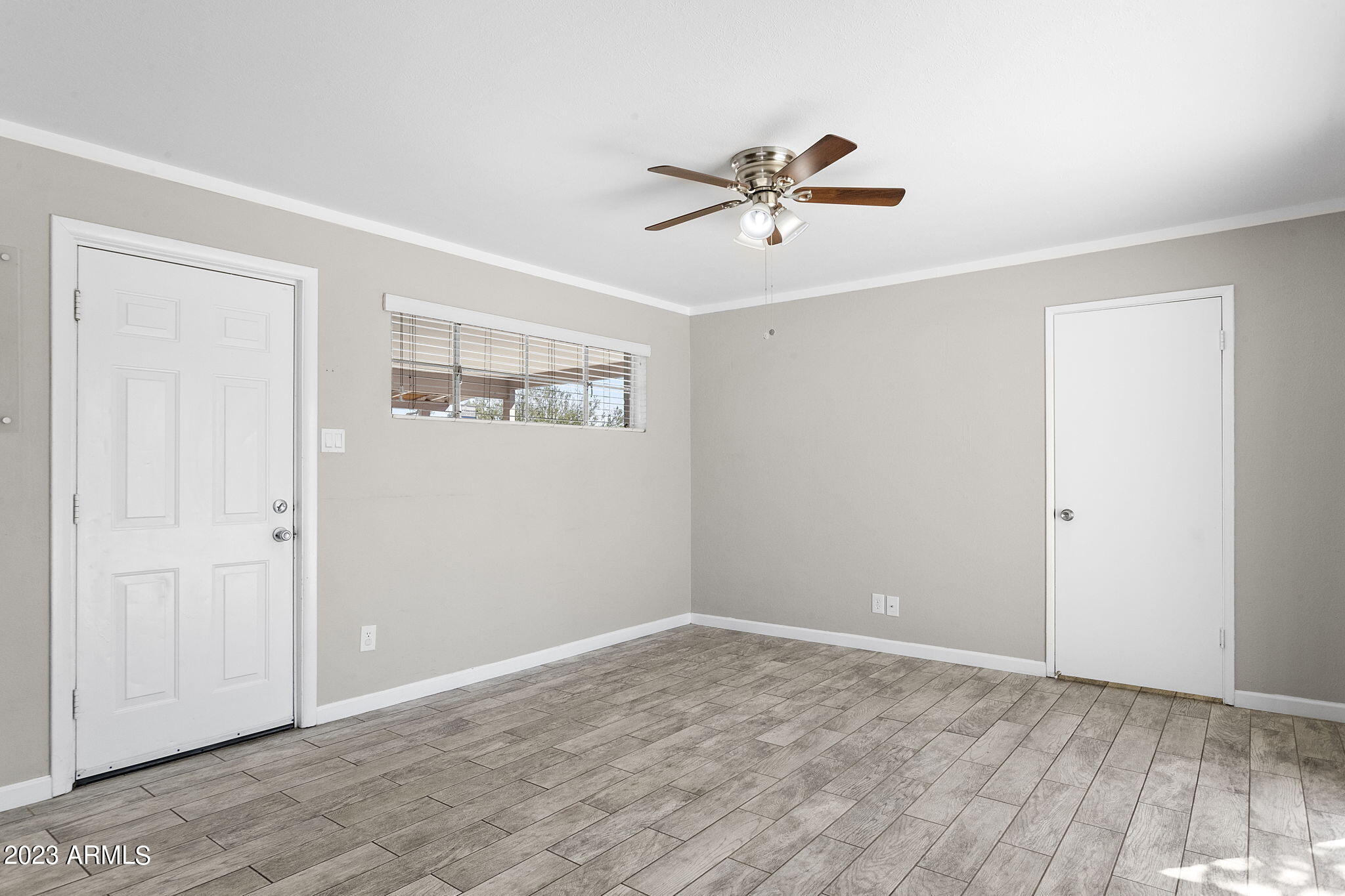 2525 West Freeway Lane Phoenix, AZ 85021 - Photo 13 of 41 a view of an empty room