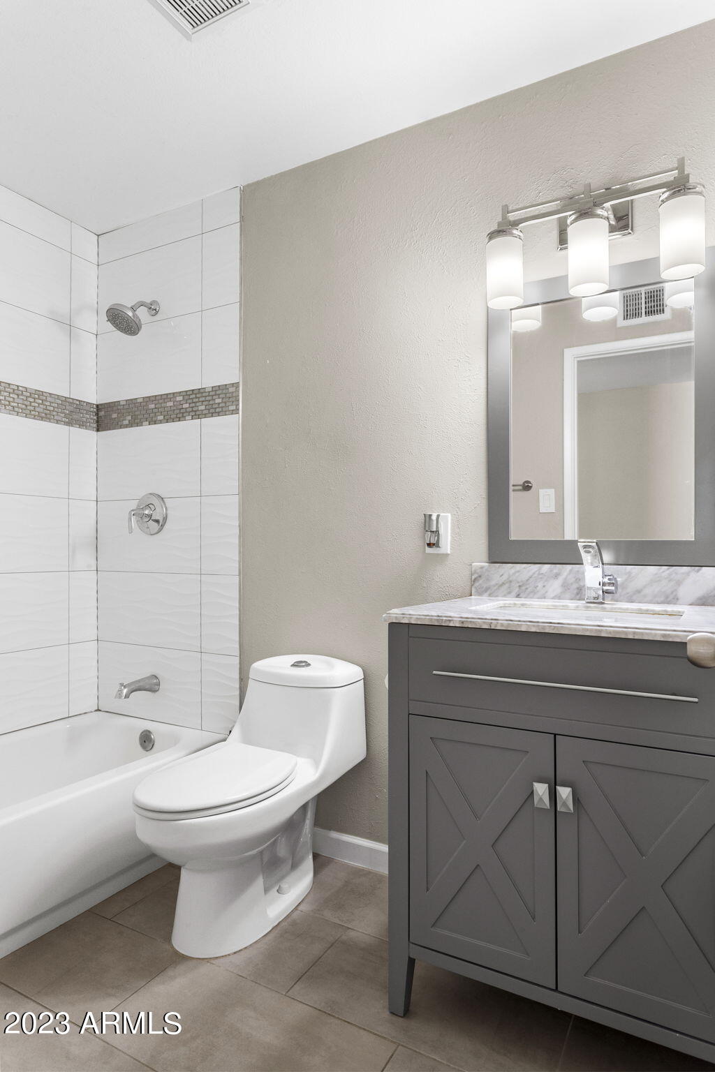 2525 West Freeway Lane Phoenix, AZ 85021 - Photo 16 of 41 a bathroom with a sink a toilet and shower
