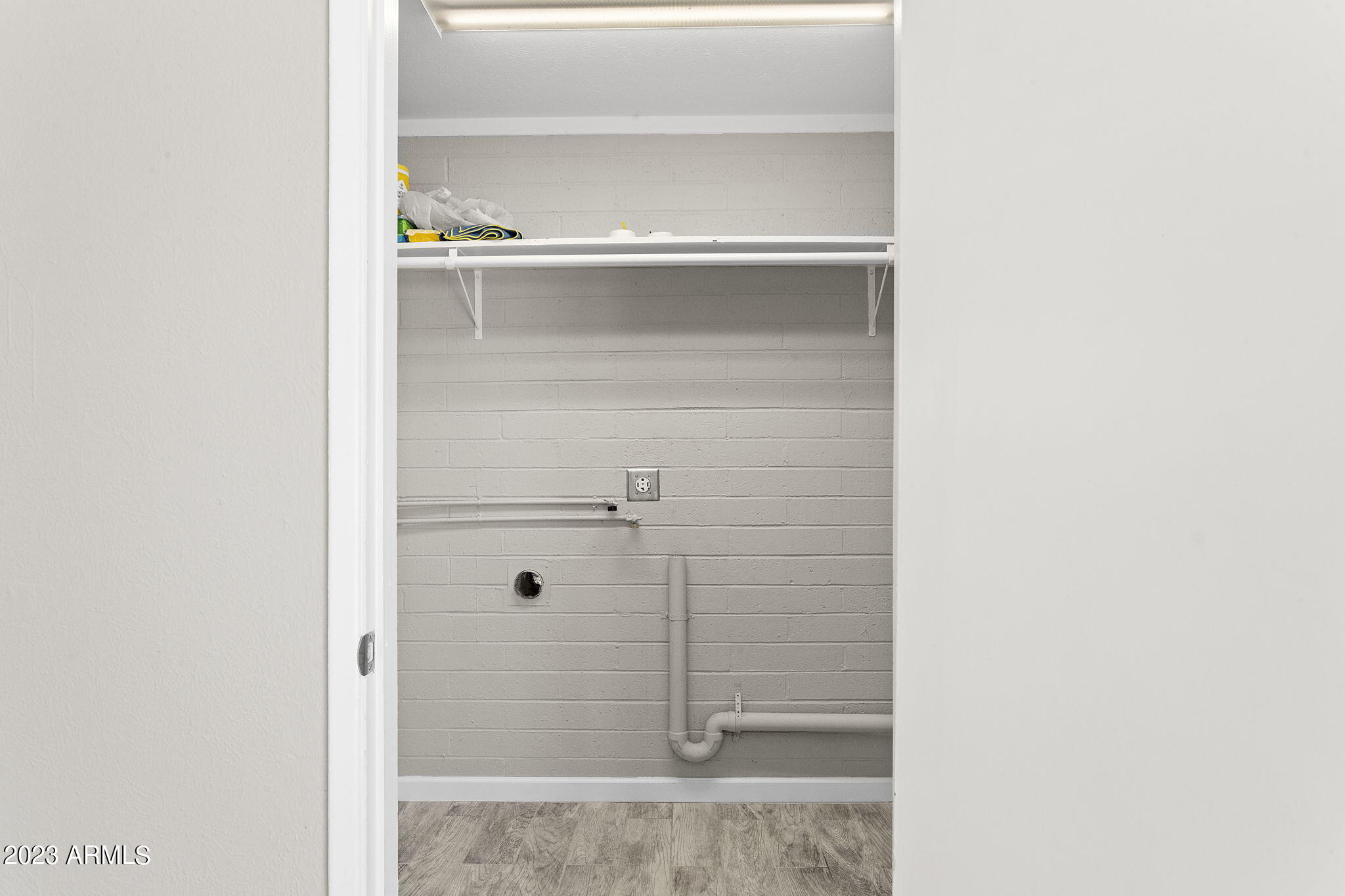 2525 West Freeway Lane Phoenix, AZ 85021 - Photo 27 of 41 a close view of a closet