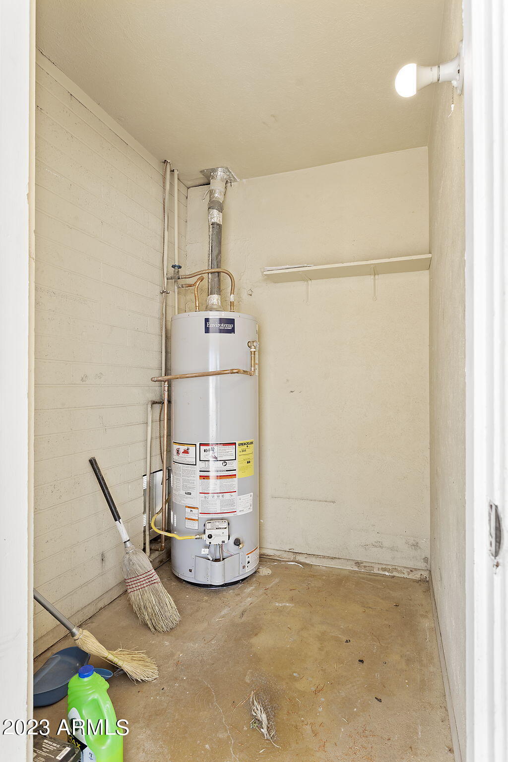 2525 West Freeway Lane Phoenix, AZ 85021 - Photo 31 of 41 a view of a storage & utility room with two washing machine