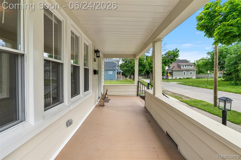 2476 Beals Street Detroit, MI 48214 - Photo 4 of 46