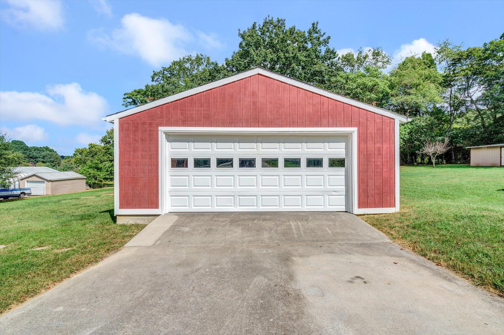 4546 Cowman Road Roanoke, VA 24014 - Photo 27 of 29 a front view of a house with a yard