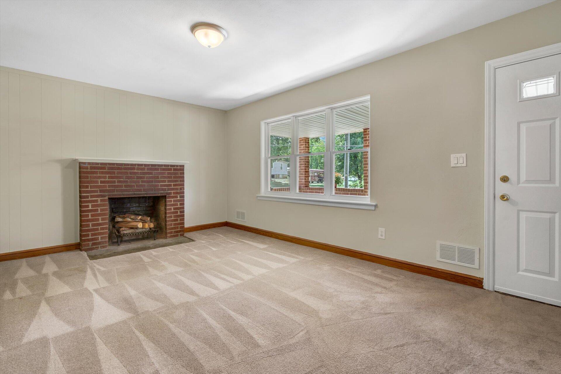 4546 Cowman Road Roanoke, VA 24014 - Photo 8 of 29 a view of an empty room with a window