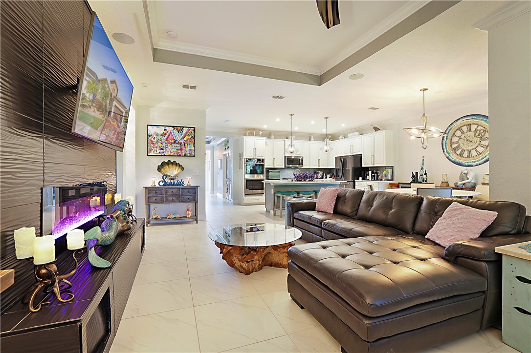 1633 Willows Square Vero Beach, FL 32966 - Photo 7 of 34