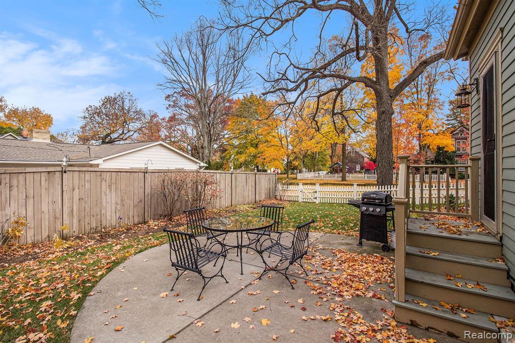 122 Summit Howell, MI 48843 - Photo 12 of 40 Gallery Image 12