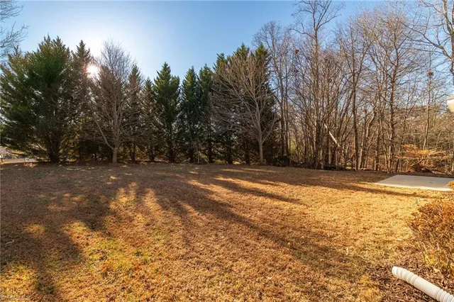 $399,000 | 6407 Highland Oak Drive, Greensboro, NC 27410