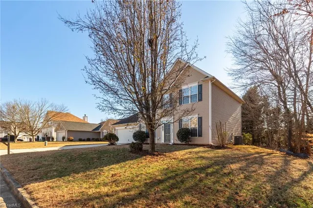 $399,000 | 6407 Highland Oak Drive, Greensboro, NC 27410