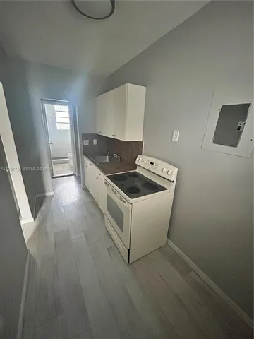 $1,250 | 1720 Northwest 1st Place, Unit 9, Miami, FL 33136