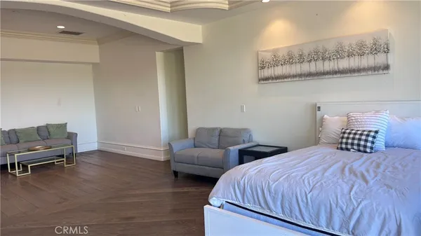 $52,000 | 23594 Parksouth Street, Calabasas, CA 91302