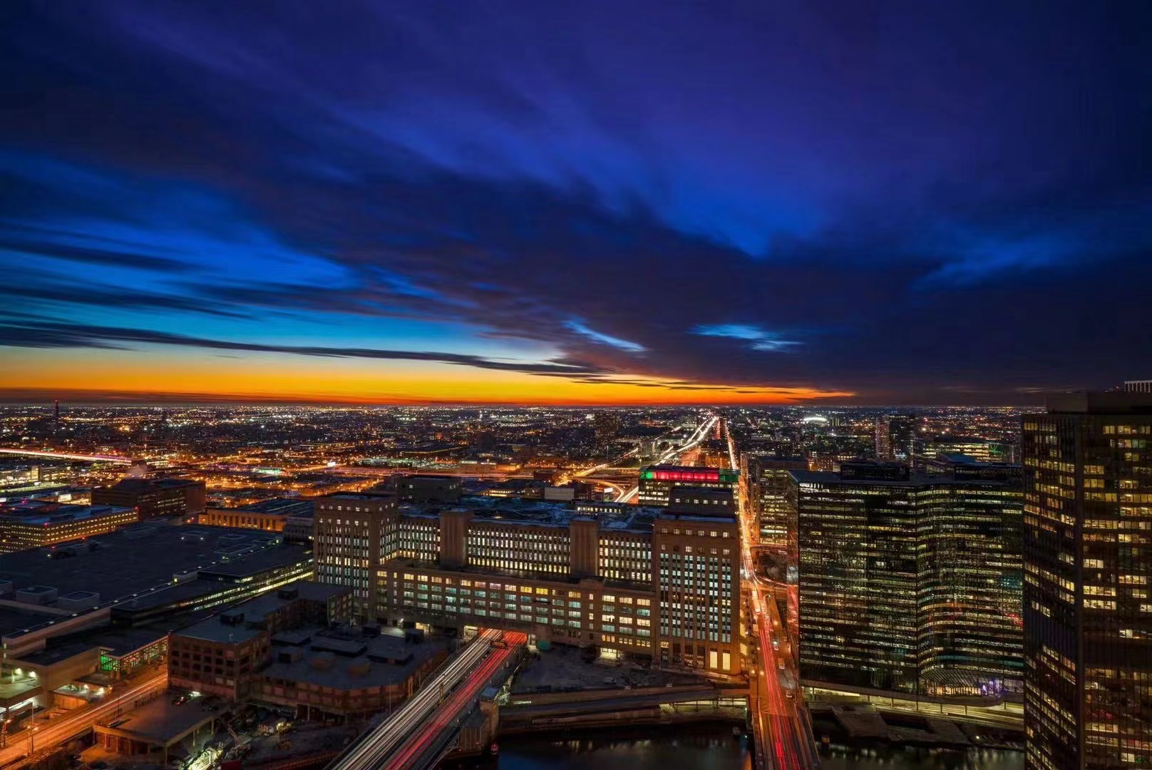 235 West Van Buren Street, Unit 4214 Chicago, IL 60607 - Photo 12 of 16 a view of city from the roof