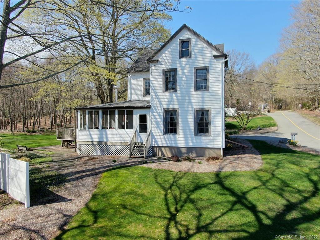 31 Old Post Road Clinton, CT 06413 - Photo 1 of 1