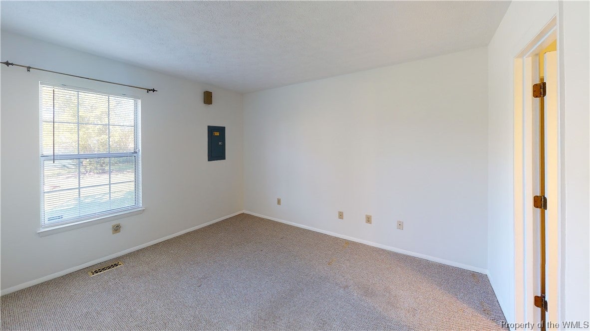 423 Lester Road, Unit 4 Newport News, VA 23601 - Photo 5 of 10 Gallery Image 5
