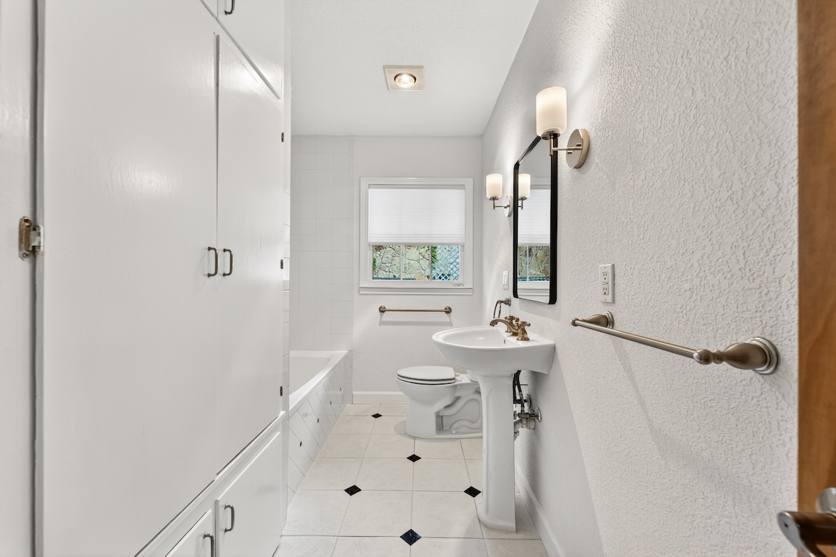 2506 Hillview Road Austin, TX 78703 - Photo 15 of 20