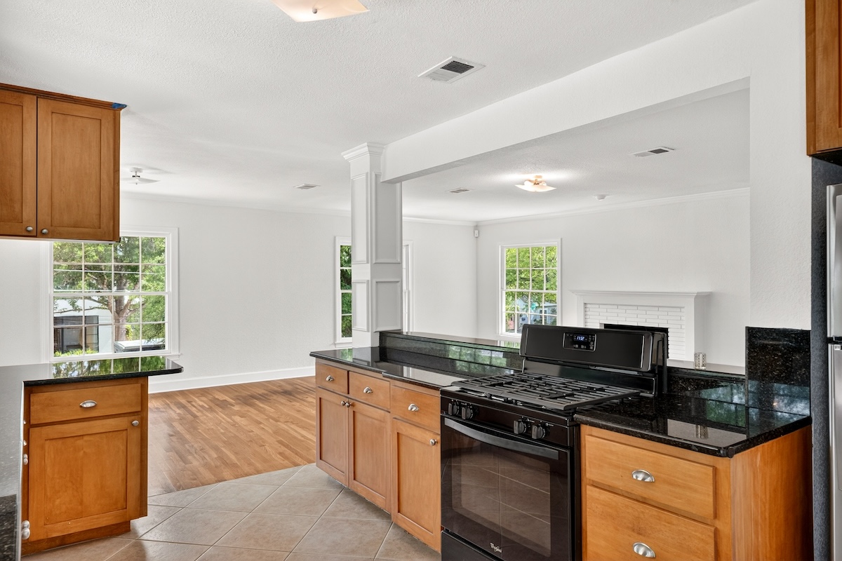2506 Hillview Road Austin, TX 78703 - Photo 9 of 20