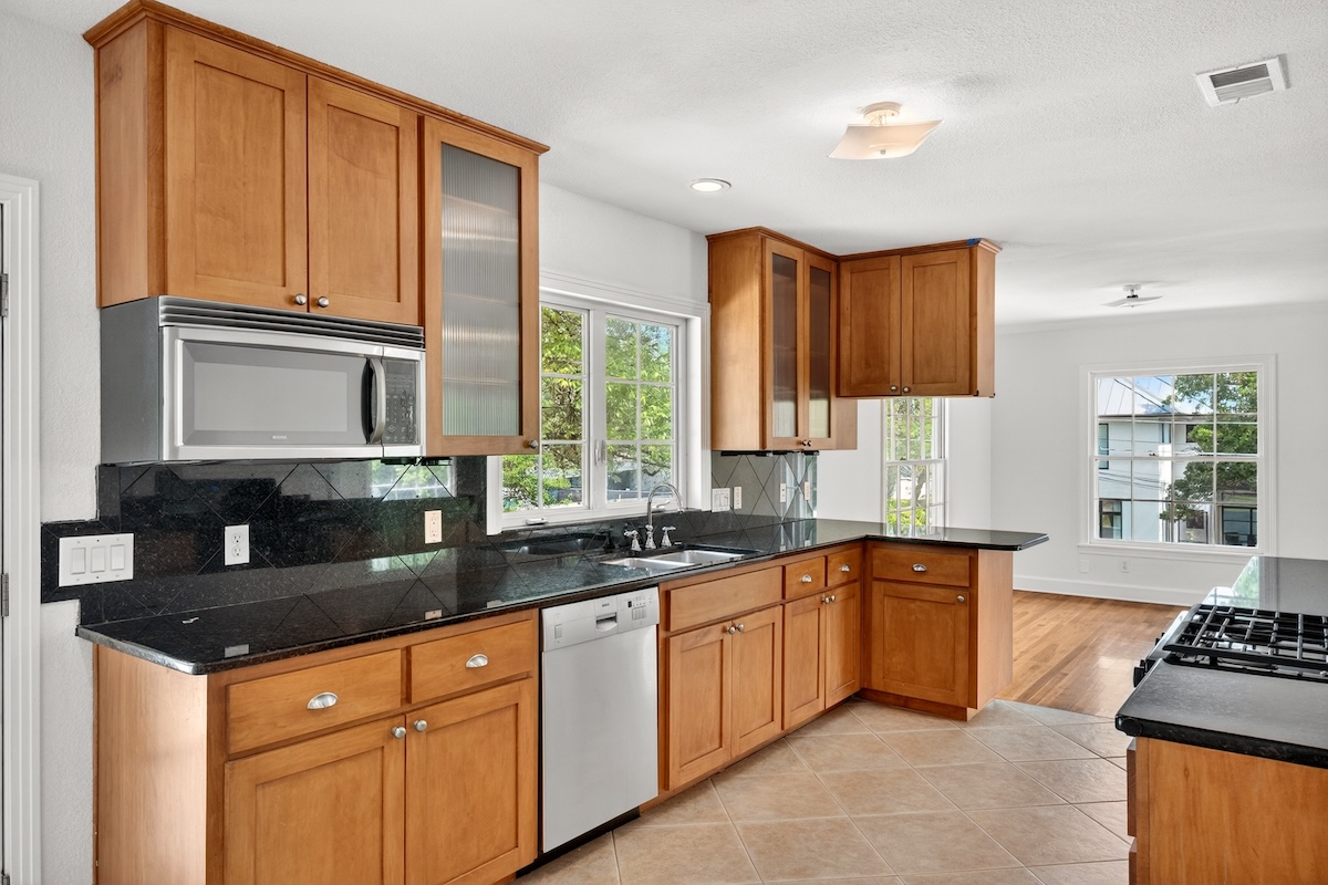 2506 Hillview Road Austin, TX 78703 - Photo 10 of 20