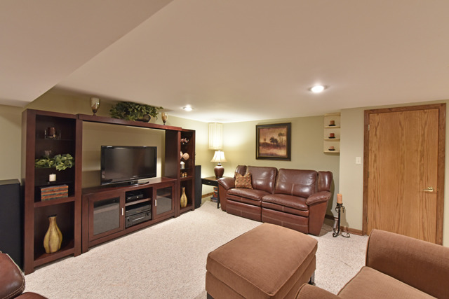 405 Beck Road Lindenhurst, IL 60046 - Photo 23 of 25