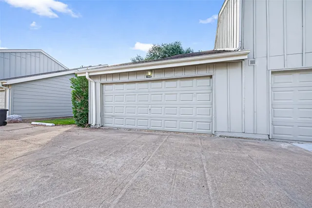 $1,600 | 13040 Greenway Chase Court, Unit 3040, Houston, TX 77072