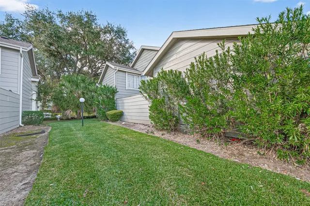 $1,600 | 13040 Greenway Chase Court, Unit 3040, Houston, TX 77072