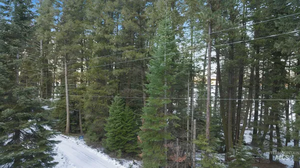 $299,000 | 616-618 Teepee Road, Cascade, ID 83611