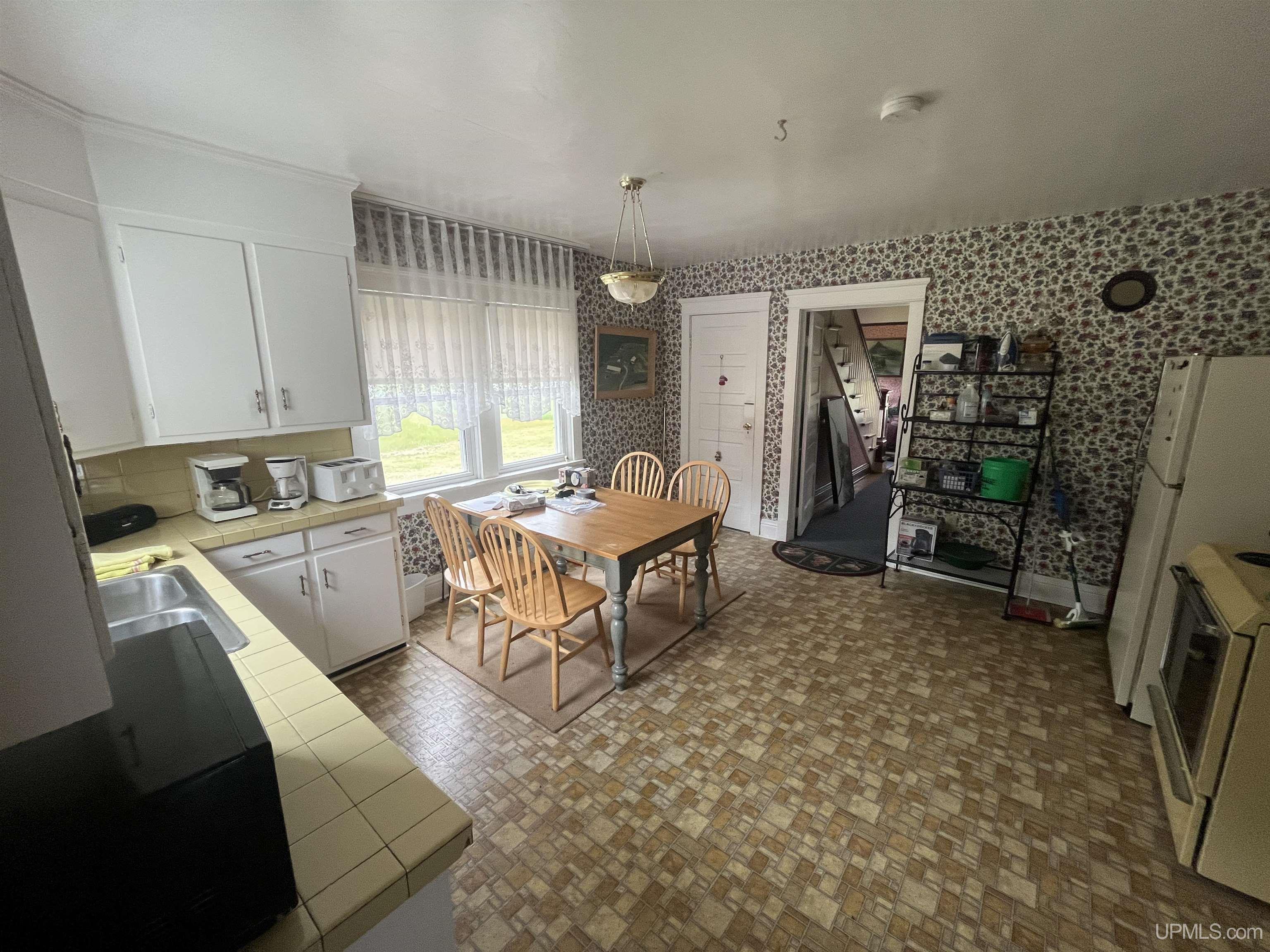 589 Mangum Road Marquette, MI 49855 - Photo 15 of 59