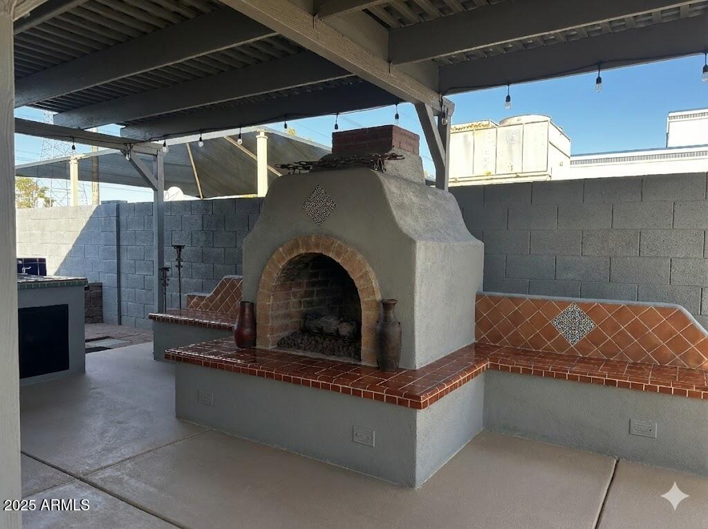 1708 West Cortez Circle Chandler, AZ 85224 - Photo 14 of 22 a living room with furniture