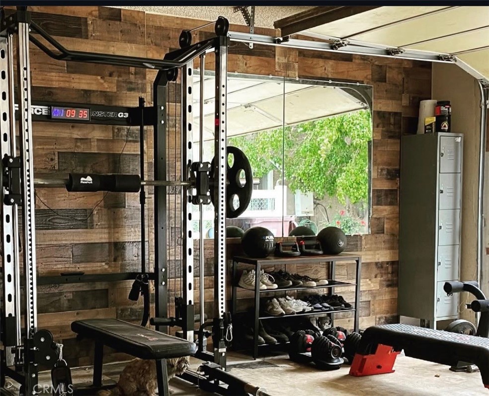 16630 Arabian Avenue Riverside, CA 92504 - Photo 31 of 42 a view of a room with gym equipment