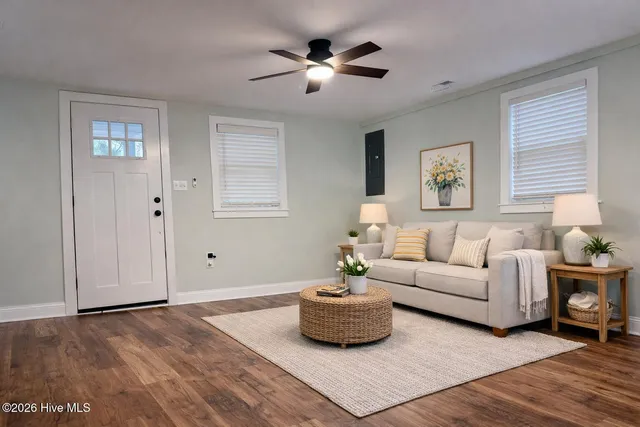 $188,500 | 211 Doctor Martin Luther King Junior Avenue, Edenton, NC 27932