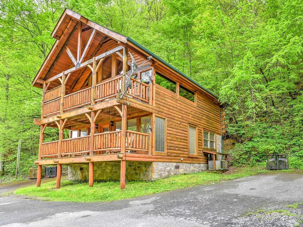 339 Caney Creek Road Pigeon Forge, TN 37876 - Photo 1 of 15