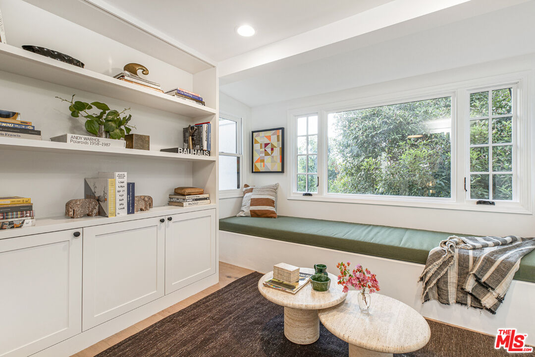 1411 Wellesley Drive Glendale, CA 91205 - Photo 8 of 32 a living room with furniture and window