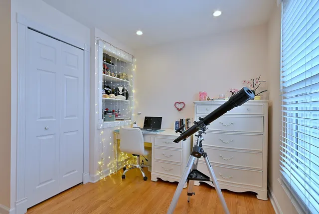 $399,900 | 693 Le Parc Circle, Buffalo Grove, IL 60089