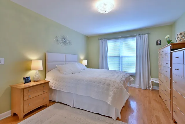 $399,900 | 693 Le Parc Circle, Buffalo Grove, IL 60089