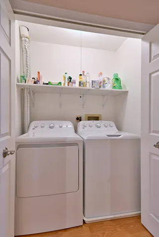 $399,900 | 693 Le Parc Circle, Buffalo Grove, IL 60089