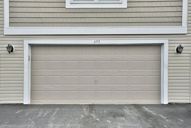 $399,900 | 693 Le Parc Circle, Buffalo Grove, IL 60089