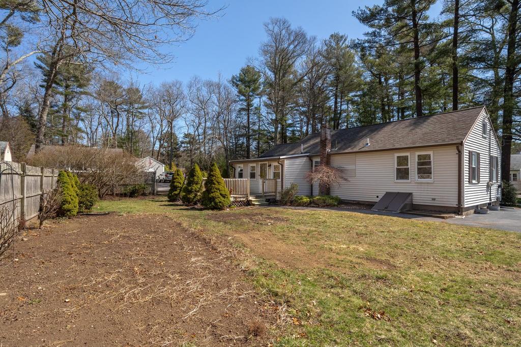 8 Ruth Road Pembroke, MA 02359 - Photo 11 of 12 Gallery Image 11