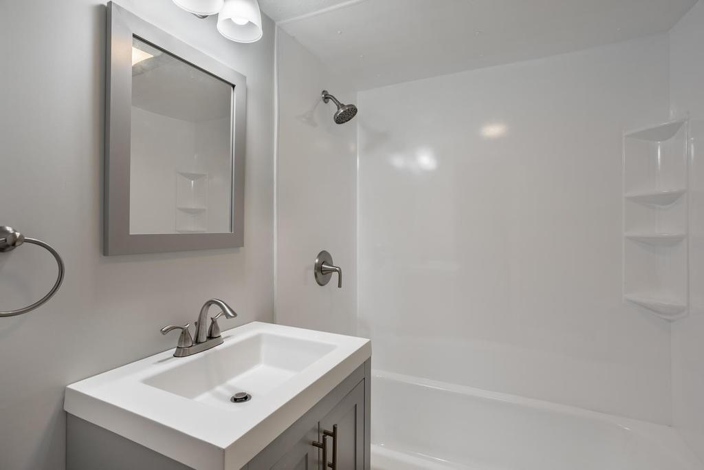 8 Ruth Road Pembroke, MA 02359 - Photo 9 of 12 Gallery Image 9